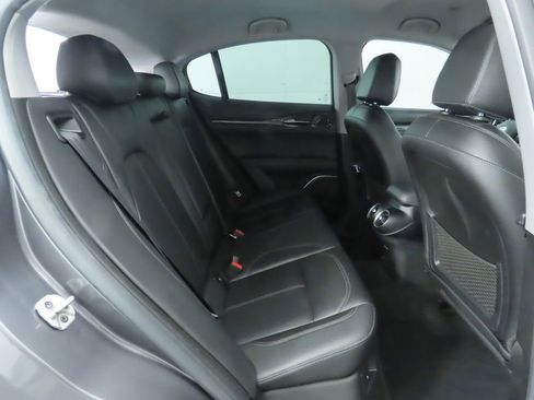 Used 2020 Alfa Romeo Stelvio image 22