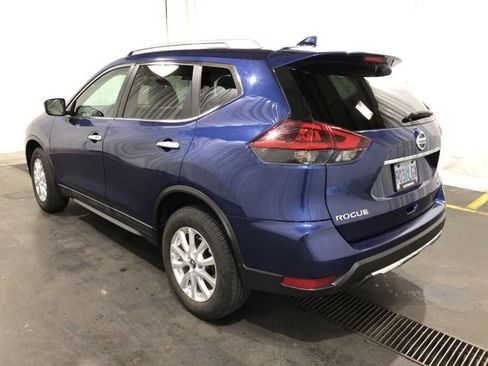 Used 2018 Nissan Rogue SV image 5