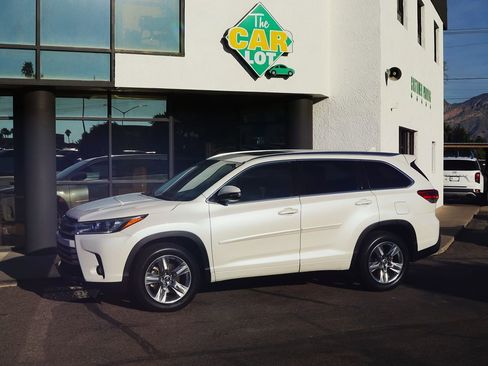 Used 2019 Toyota Highlander Limited image 7