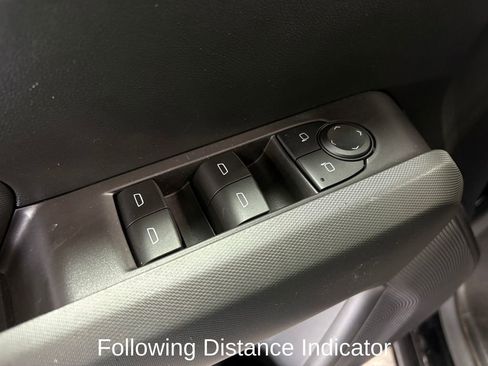 Used 2023 Chevrolet Colorado W/T RWD image 11