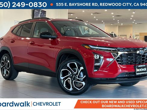 Used 2026 Chevrolet Trax RS w/ Driver Confidence Package FWD image 1