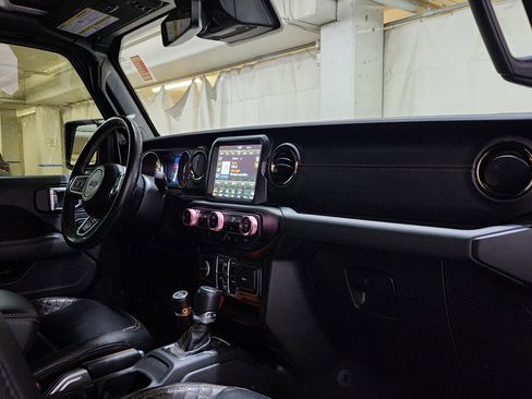 Used 2021 Jeep Wrangler Unlimited Sahara image 21