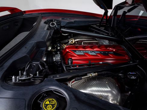 Used 2023 Chevrolet Corvette Stingray Premium Cpe w/ Z51 Performance Package RWD image 18