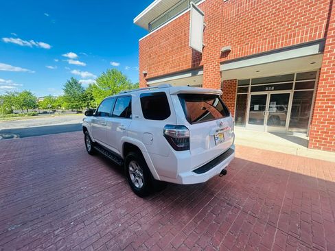 Used 2015 Toyota 4Runner 4WD image 4