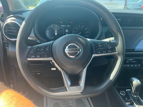 Used 2021 Nissan Kicks SV FWD image 32