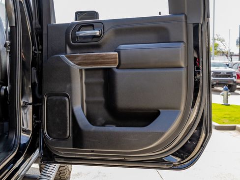 Used 2022 Chevrolet Silverado 2500 LT w/ Midnight Edition image 36