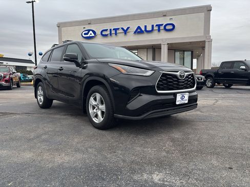 Used 2023 Toyota Highlander L image 1