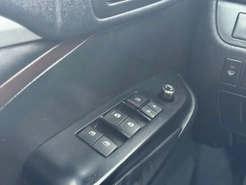 Used 2014 Toyota Highlander XLE AWD/4WD image 31