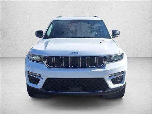 Used 2023 Jeep Grand Cherokee Limited image 2