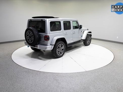 Used 2022 Jeep Wrangler Unlimited Sahara image 32