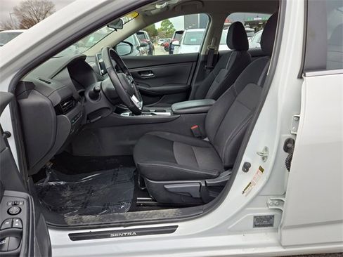 Used 2022 Nissan Sentra SV w/ Trunk Package image 10