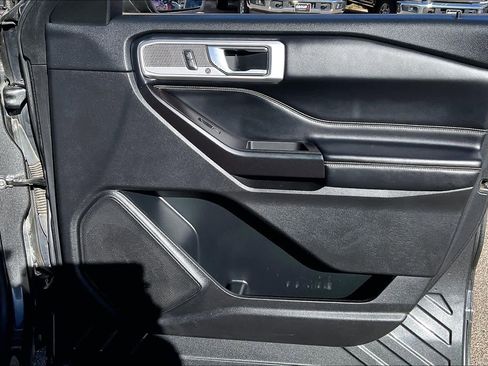 Used 2020 Ford Explorer ST image 21