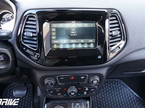 Used 2020 Jeep Compass Latitude image 23