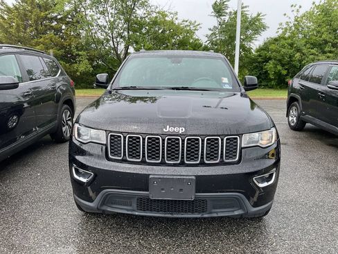 Used 2019 Jeep Grand Cherokee Laredo AWD/4WD image 3