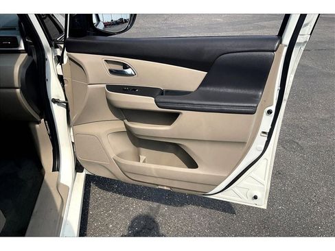 Used 2015 Honda Odyssey Touring Elite image 25