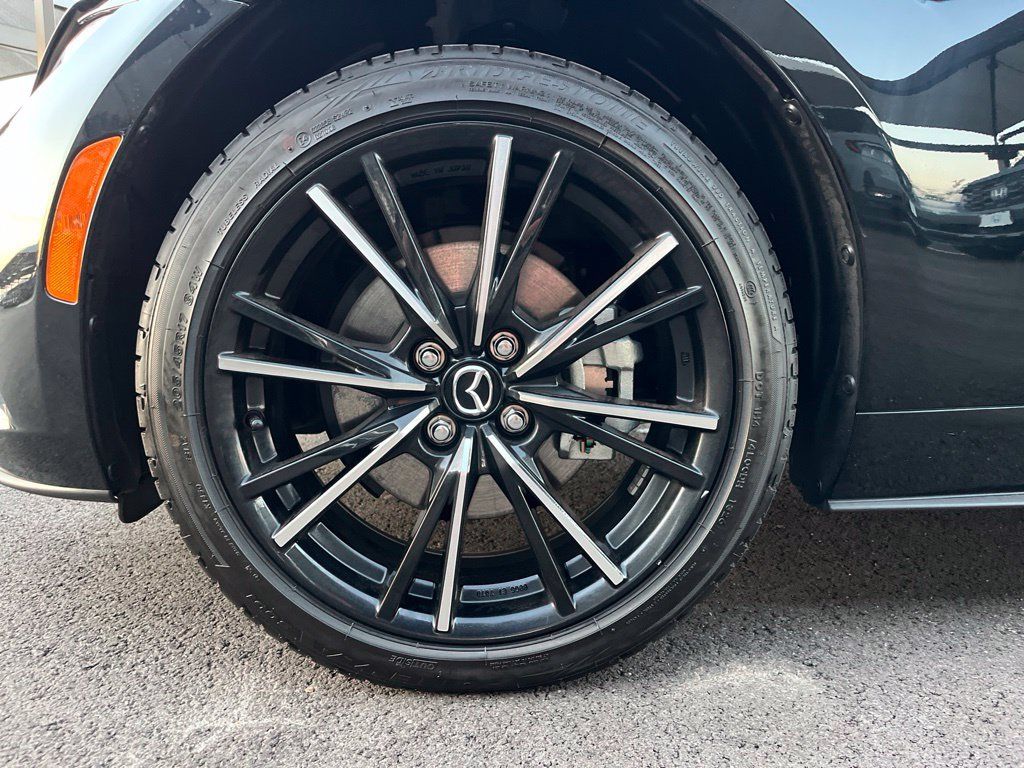 Used 2026 MAZDA MX-5 Miata RF Grand Touring RWD image 12