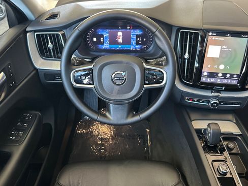 Certified 2025 Volvo XC60 B5 Plus AWD/4WD image 17