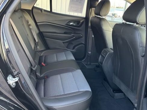 Used 2025 Chevrolet Trax LT w/ LT Convenience Package image 29