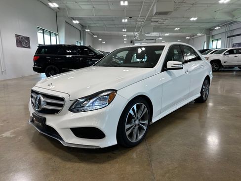 Used 2014 Mercedes-Benz E 350 Sedan image 3