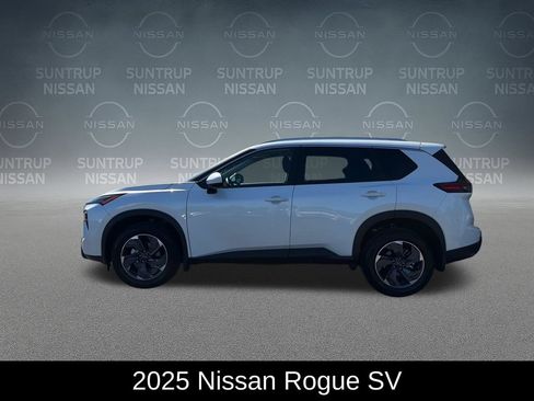 Used 2025 Nissan Rogue SV w/ SV Premium Package FWD image 3