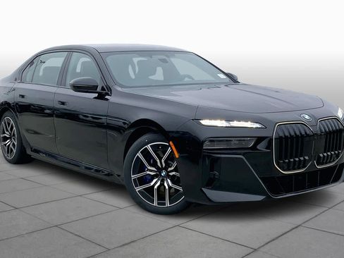 Used 2026 BMW 750e xDrive 750e xDrive w/ Executive Package image 2