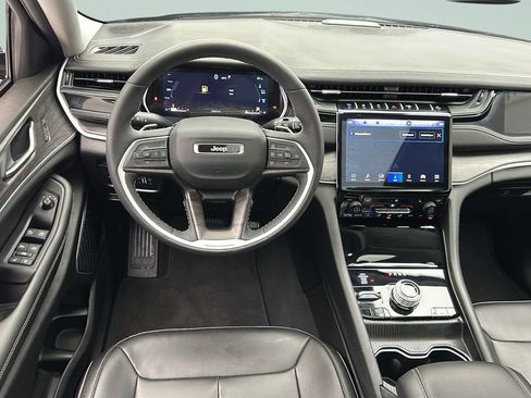 Used 2023 Jeep Grand Cherokee 4WD 4xe image 11