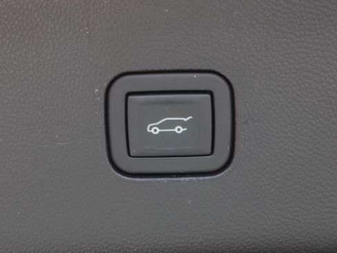 Used 2023 Buick Enclave Avenir AWD/4WD image 10
