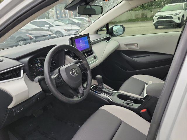 Used 2025 Toyota Corolla LE w/ LE Premium Package FWD image 11
