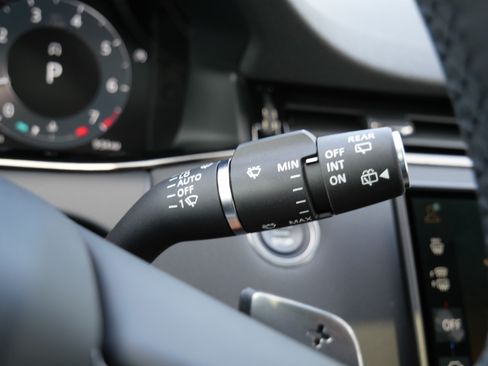 Certified 2026 Land Rover Range Rover Evoque S AWD/4WD image 28
