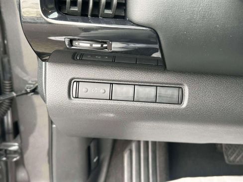 Certified 2024 Nissan Pathfinder S image 19