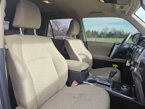 Used 2016 Toyota 4Runner SR5 image 39