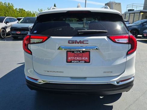 Used 2024 GMC Terrain SLT AWD/4WD image 4