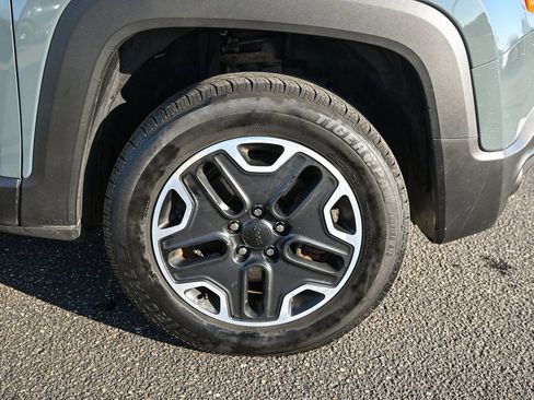 Used 2015 Jeep Renegade Trailhawk image 13