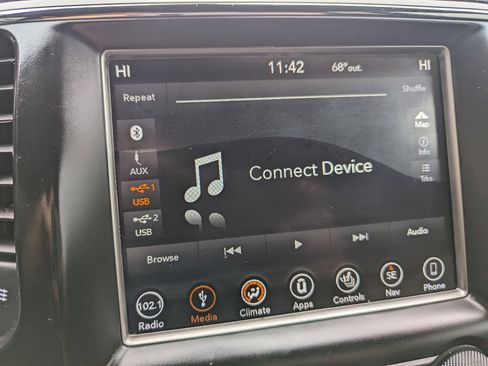 Used 2018 Jeep Grand Cherokee Altitude image 21