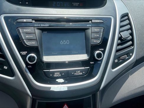 Used 2014 Hyundai Elantra SE w/ Option Group 02 FWD image 29