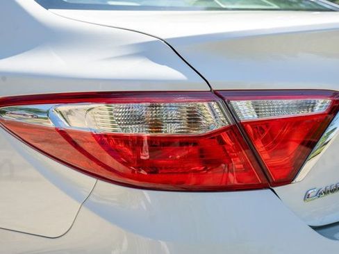 Used 2017 Toyota Camry XLE FWD image 10