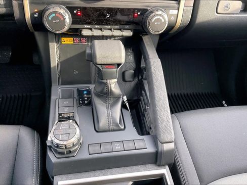 New 2025 Toyota Tacoma TRD Off-Road w/ TRD Off Road Upgrade Package AWD/4WD image 19