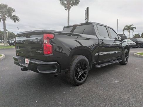 Used 2023 Chevrolet Silverado 1500 Custom image 4