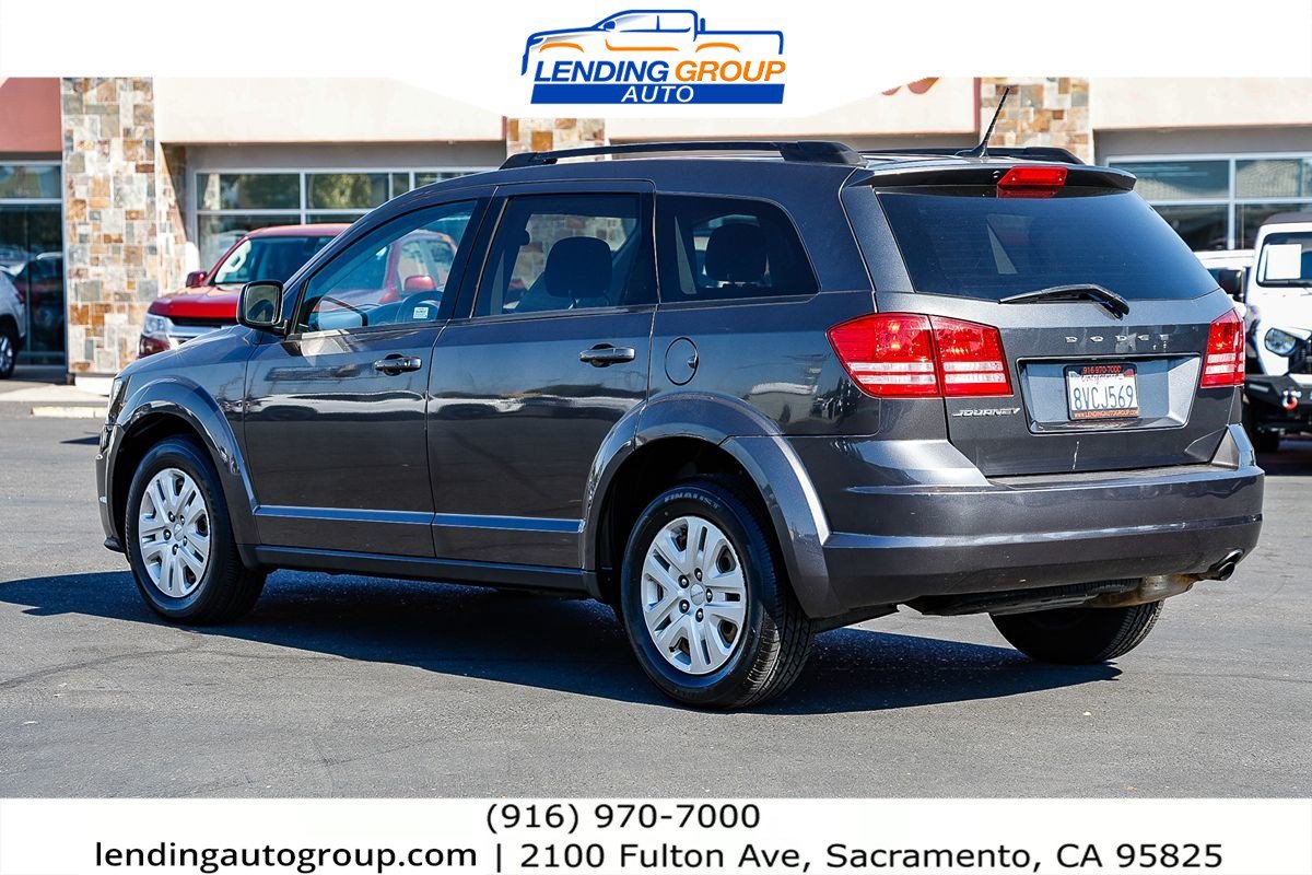 Used 2018 Dodge Journey SE FWD image 2