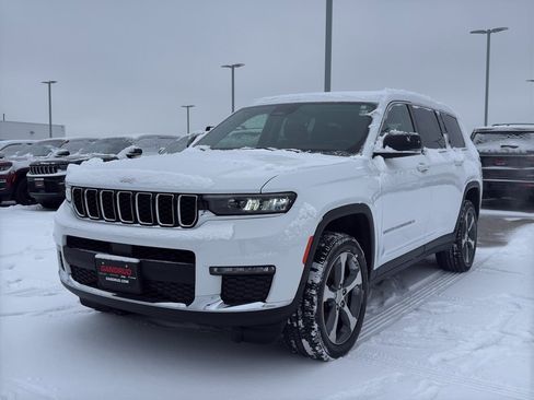 Used 2023 Jeep Grand Cherokee L Limited image 2