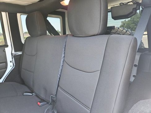 Used 2018 Jeep Wrangler Unlimited Sport S AWD/4WD image 11