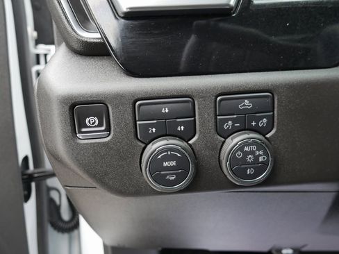 Used 2025 Chevrolet Silverado 2500 LT w/ Convenience Package image 11