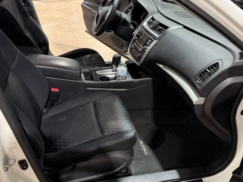 Used 2017 Nissan Altima 2.5 S w/ Power Driver Seat Package FWD image 9