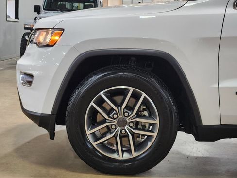Used 2022 Jeep Grand Cherokee Limited RWD image 5