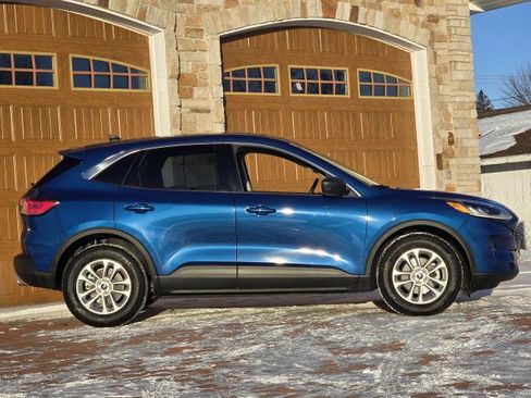 Used 2022 Ford Escape SE w/ Convenience Package image 2