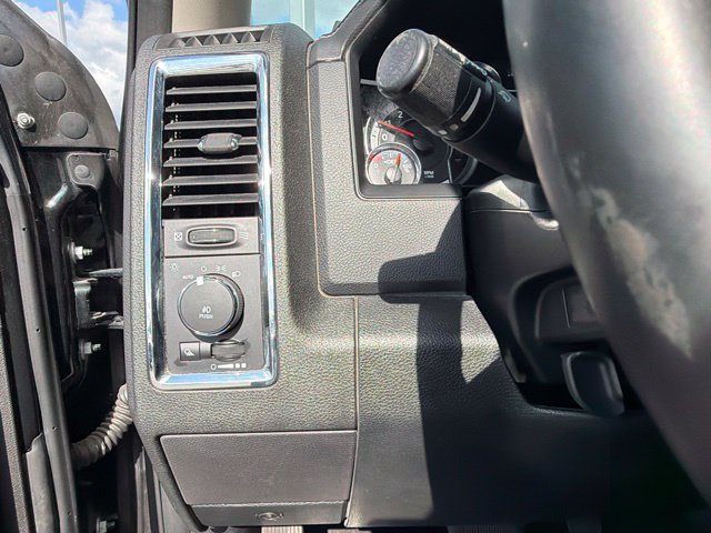 Used 2017 RAM 3500 Laramie RWD image 25
