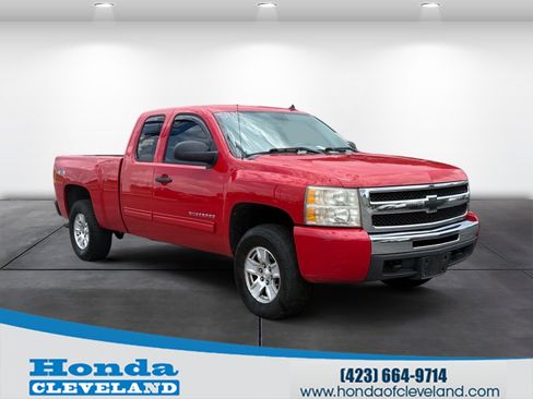 Used 2011 Chevrolet Silverado 1500 LT AWD/4WD image 1