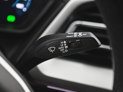 Used 2022 Audi Q4 e-tron Premium Plus w/ Premium Plus image 24