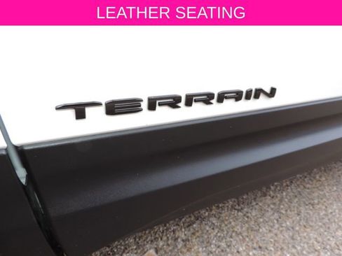 Used 2022 GMC Terrain SLT w/ Elevation Edition image 18