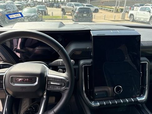 Used 2026 GMC Yukon Elevation RWD image 7